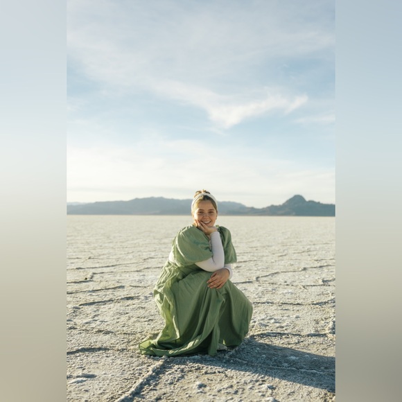 Meet your Posher, Anna - Picture 1 of 13